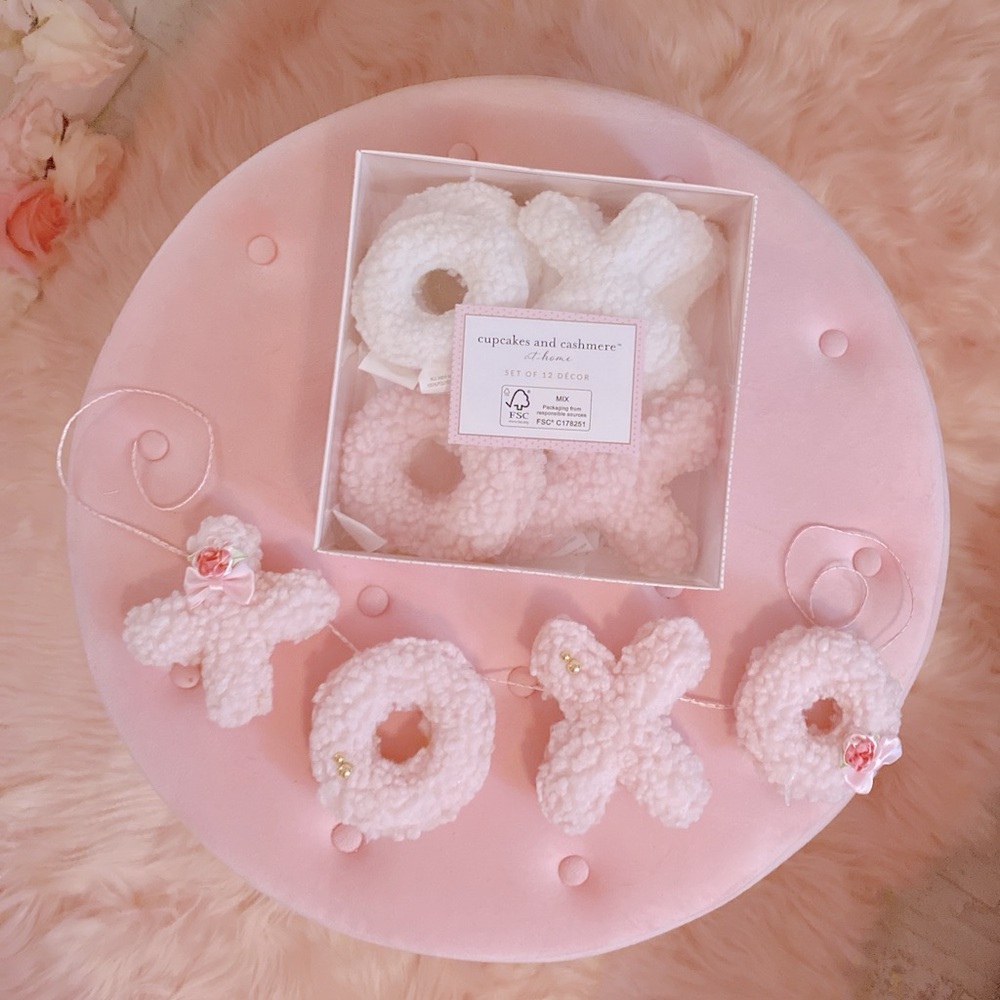 XOXO Valentines decor